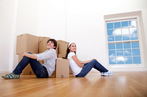 Residential move support with a truck in Maidahill